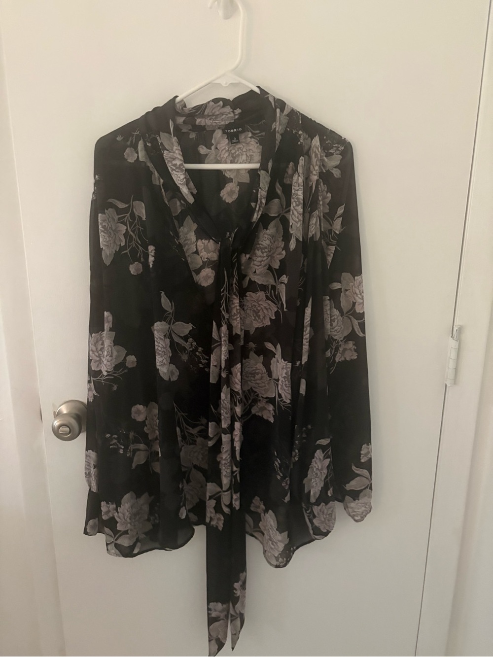torrid Black Floral Tie-Neck Blouse